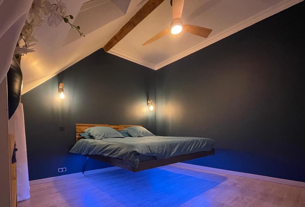 Loft Sous Combles Apartment Aubergenville Exterior photo